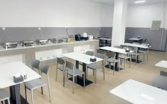 IU Hotel (Ginza Ginza, Jingdi, Huayang Road, Luzhou)