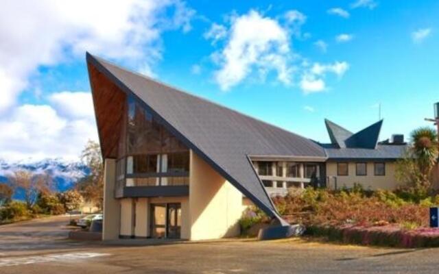 Fiordland Hotel