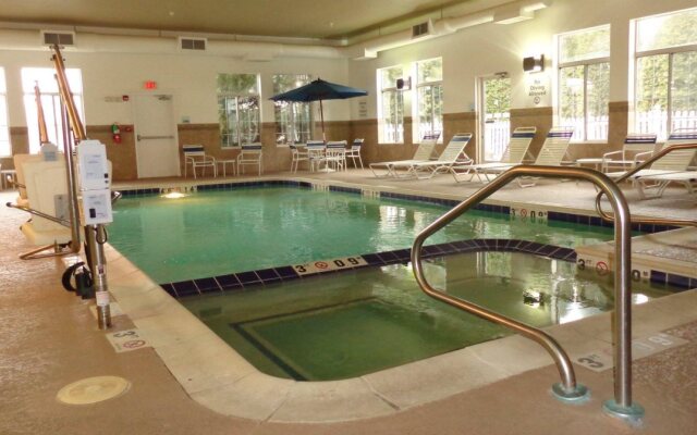 Holiday Inn Express & Suites New Buffalo by IHG