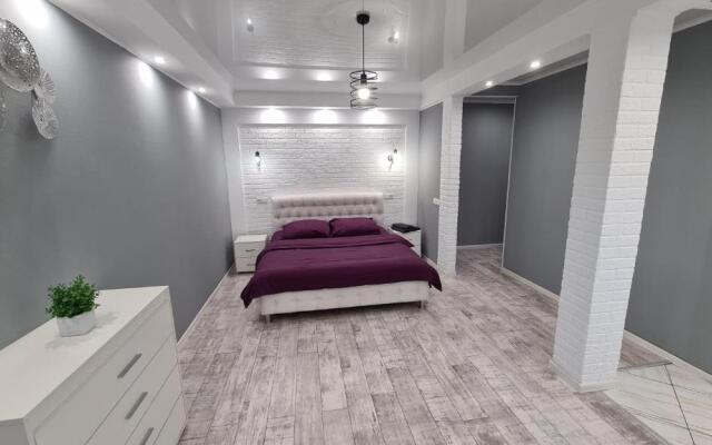 Apartaments on Metalurhiv 34