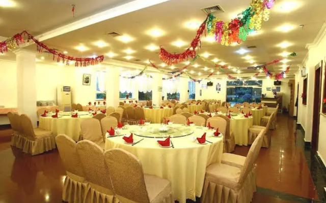 Binjiang Resort Center