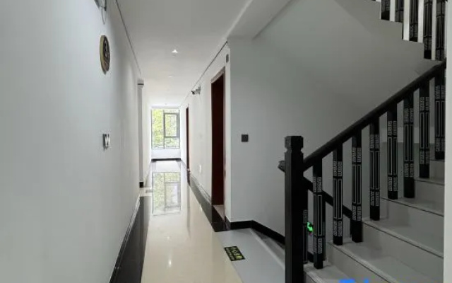 Wu and Mountain House – Hotel Rooms – Bazhong
