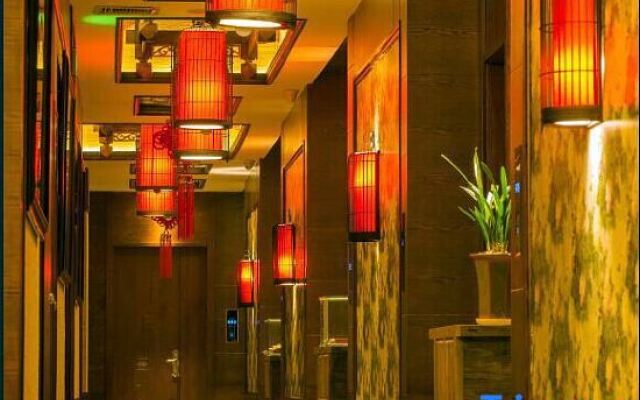 Guzi Celebrity First Hotel (Wenjiang University Town)