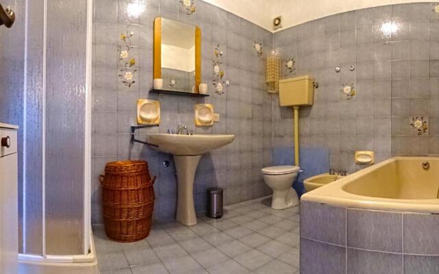 Bellavista Lago Apartments by Gardadomusmea