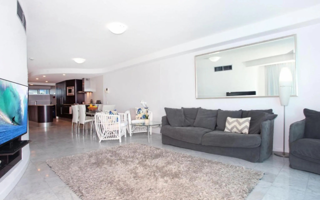 Sirocco 202 by G1 Holidays - Two Bedroom Beachfront Apartment in Sirocco Resort – Guest Rooms – Mooloolaba