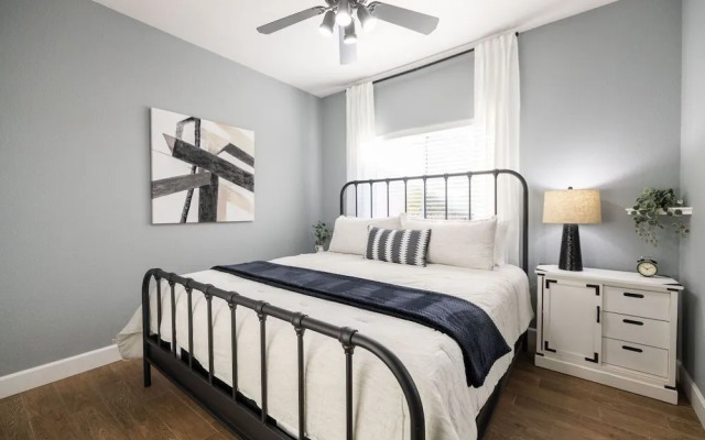 Gilbert Douglas 1 Bedroom Home by RedAwning