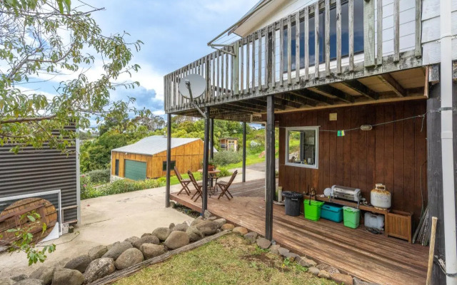 Apartment on Robert Rd