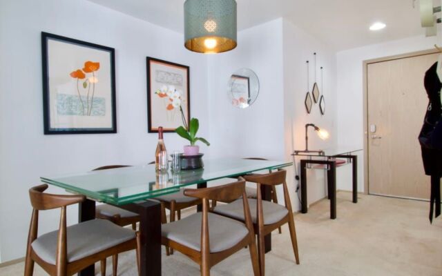 Heart of Ballard Stylish Airy Penthhouse
