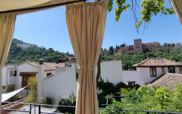 Rosa De Comares