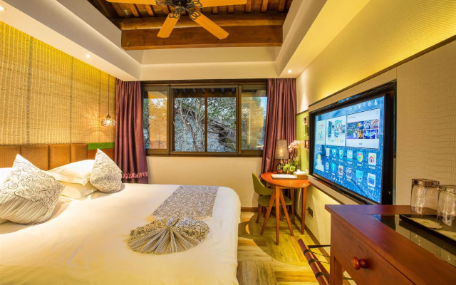 Yurong West Lake Cottage Resort