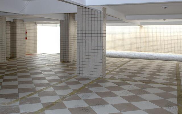 A011 - Apto com churrasqueira e 2 vagas de garagem