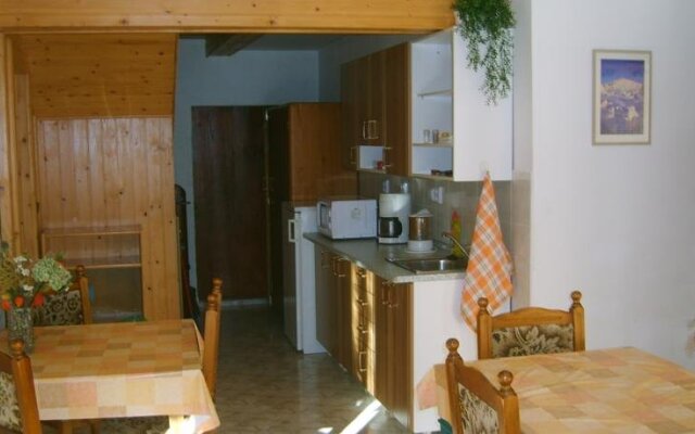 Pension 48