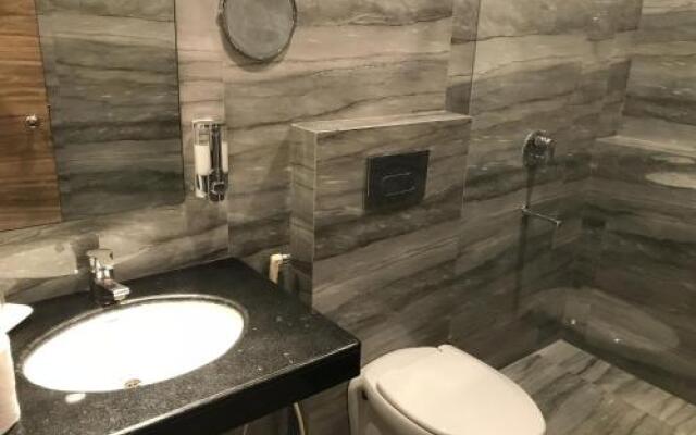 Emerald Suites
