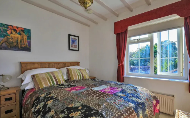 Retreat in Surrey Near Hever Castle