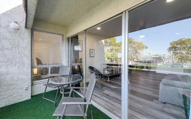 Scottsdale Condo w/ Community Pool & Hot Tub!