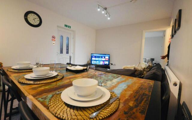 Stunning 3-bed Ground Floor Apartment in Coventry