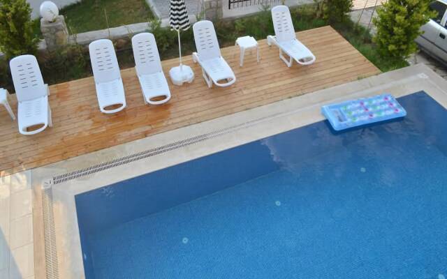 New Age Villa Toker