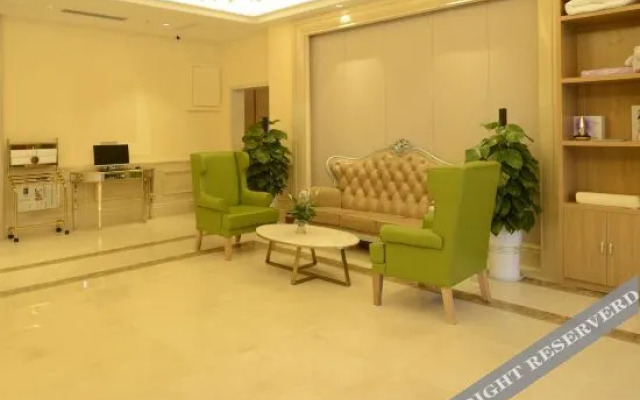 Fanman Meizhi Hotel (Deyang High-speed Railway Station Wanda Plaza)