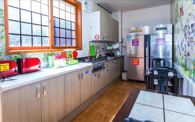 Padam Padam Guesthouse - Hostel