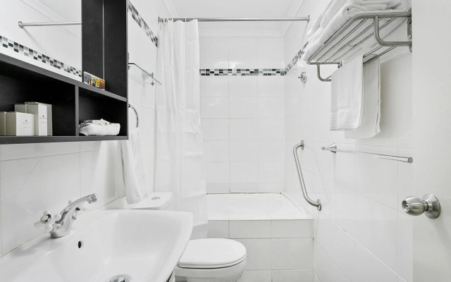 Comfort Inn & Suites Burwood