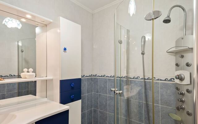 Aesthetic Apartment in Nice With Swimming Pool