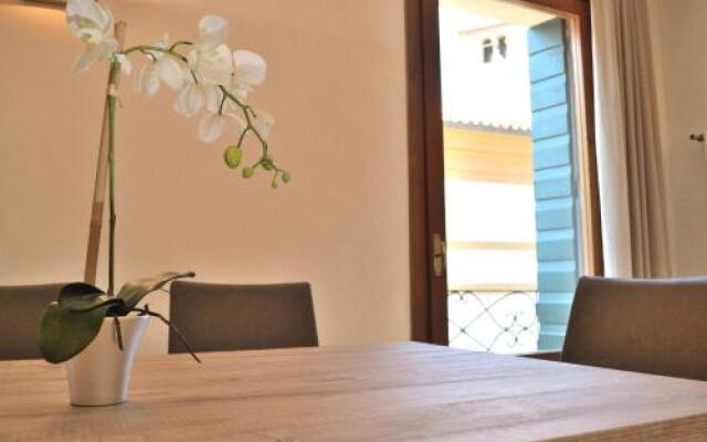 Portico Oscuro Deluxe Apartment - centro città