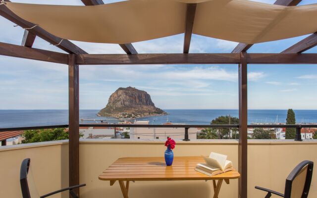 Malvasia Corner Studios