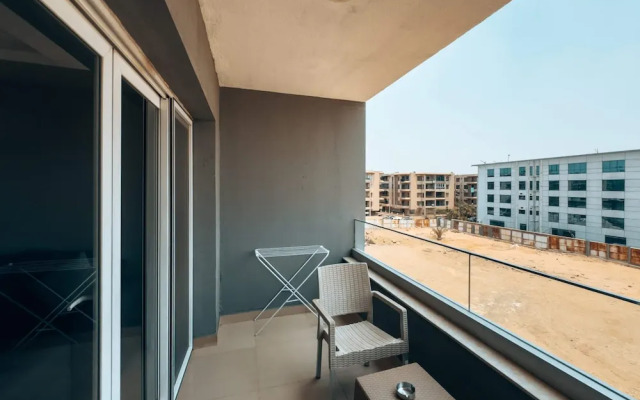 Flattering 2bdr - 5 min to Airport