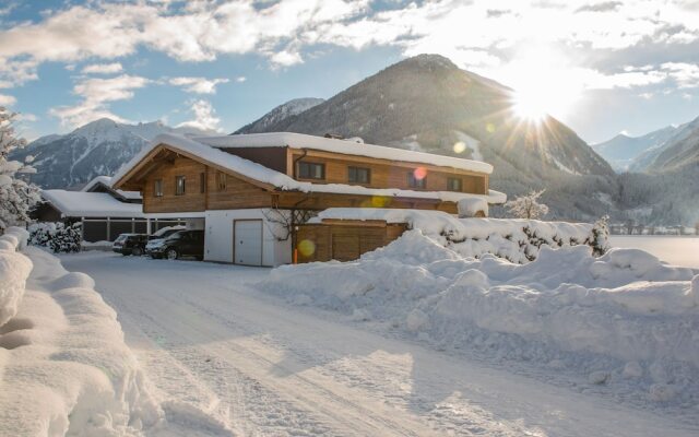 Cozy Apartment in Neukirchen am Großvenediger With Parking