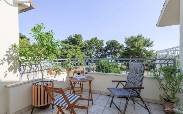 Beachfront apartment Milan with balcony