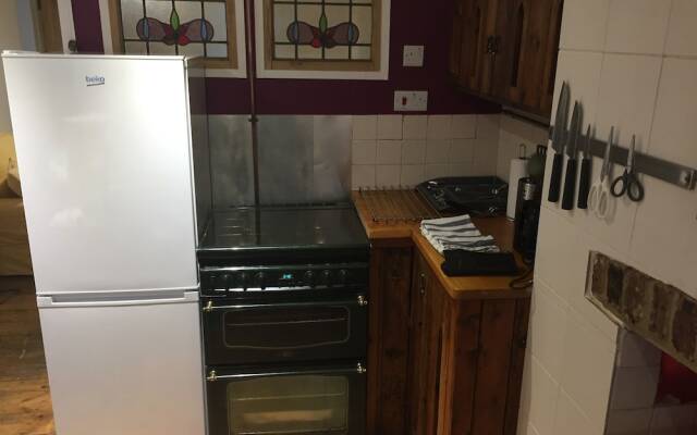 2 Bedroom Central Brighton Apartment