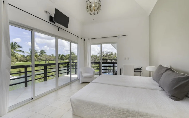 Lake View Villa