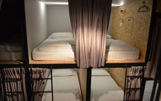 Sleepbox Hotel - Hostel