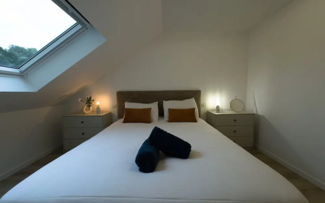 Modern Comfort in the Heart of Le Mans