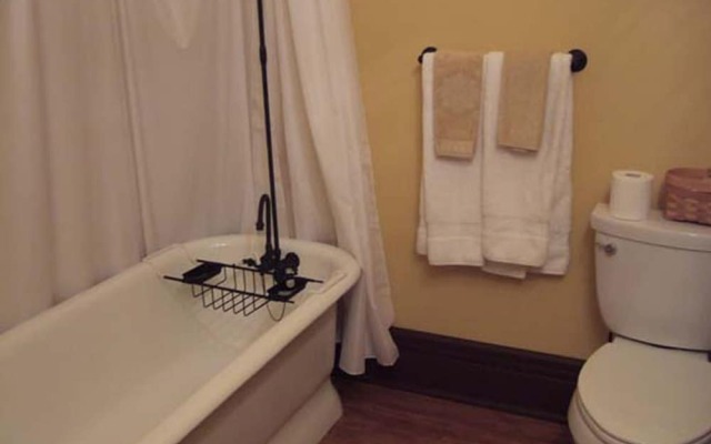 Martin & Mason Hotel