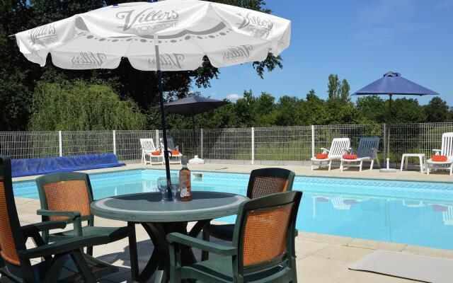 Traditional villa in Lias D'armagnac with pool