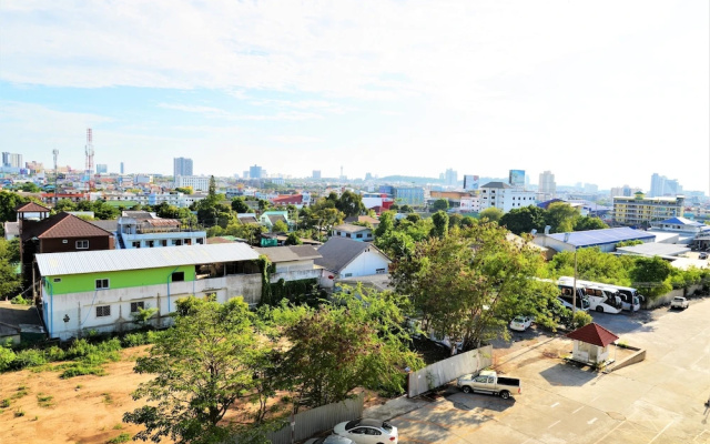 Pattaya Plaza Condotel Large Studio Apartment Sukhumvit