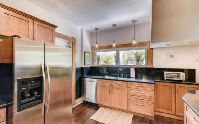 The Periwinkle House - 4bd-2ba - Sleep 10