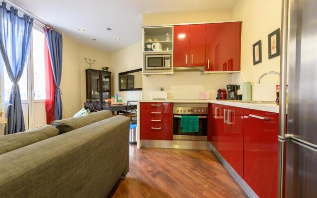 RamblasRentals Design Renovated Apartment AC Balcony10m Ramblas - Parking - Wifi