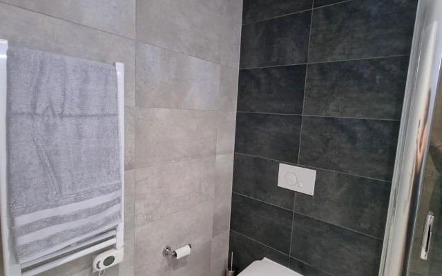 Brand New - Massive Studio - E1 - Self Catering