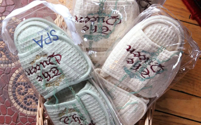 The Queen, A Victorian Bed & Breakfast