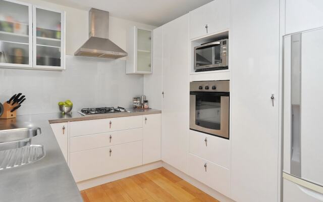 Salisbury St Villa 1