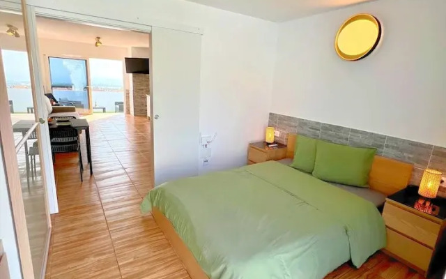 Sea View Bungalow with Communal Pool