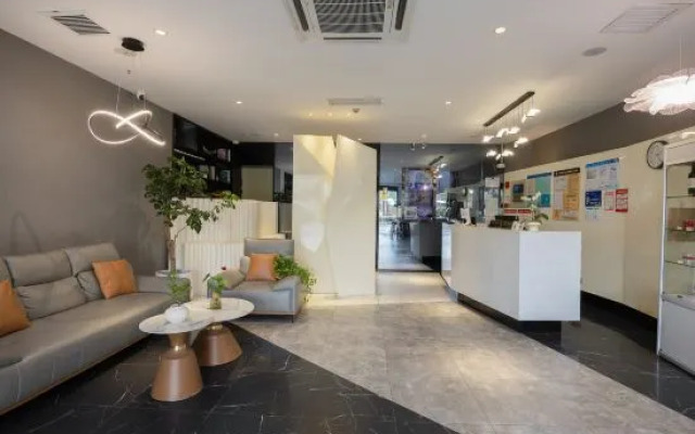 Shanghai Yiju Hotel (Baolong City Plaza)