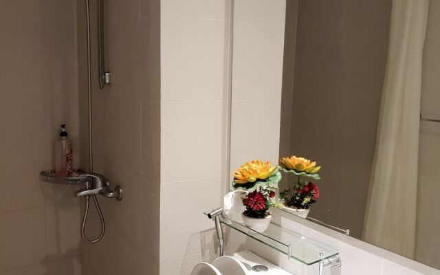 Azure Luxury City Suites by VacationsPH