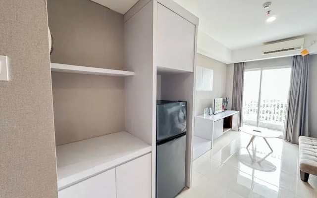 Pleasant And Strategic 1Br At Grand Sungkono Lagoon Apartment
