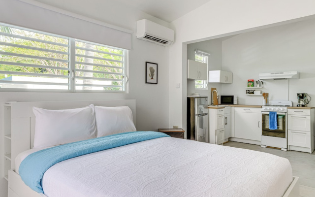 Hillside Vieques Casita w/ Pool & Hot Tub Access!