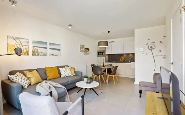 Apartment With Natural Swimming Pool
