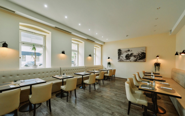 Westbahn Hotel (ex.Arthotel ANA Westbahn)