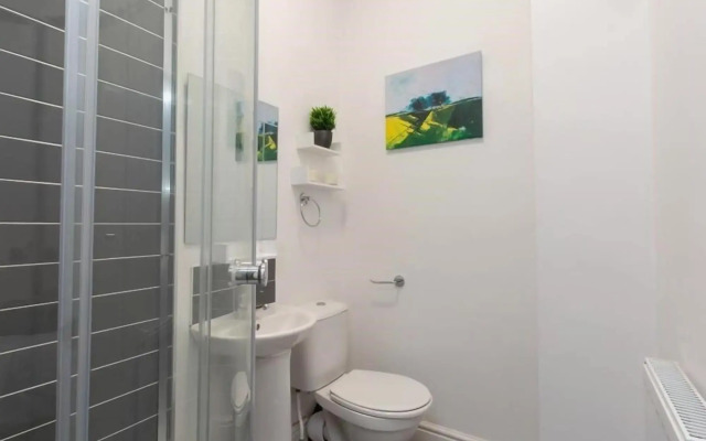 Townhouse @166 Ruskin Rd